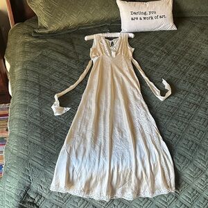 Silk & Lace vintage nighty. Creamy coloured. Size small